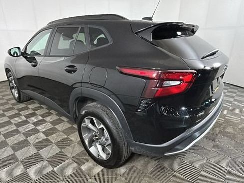 Used 2026 Chevrolet Trax LT w/ Driver Confidence Package FWD image 5