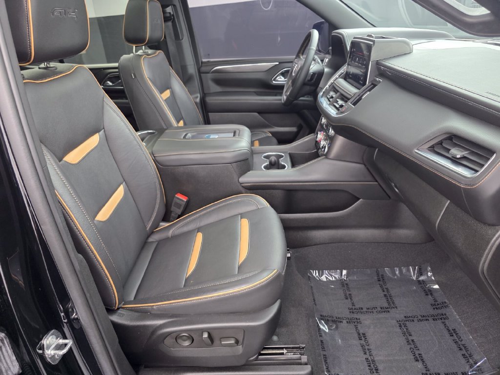 Used 2023 GMC Yukon AT4 w/ Technology Package AWD/4WD image 31