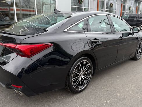 Used 2019 Toyota Avalon Touring image 2