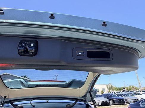 Used 2016 Honda CR-V Touring image 12