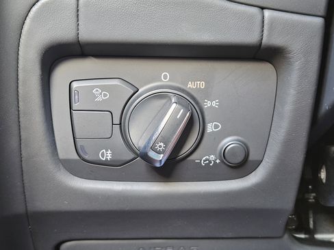 Used 2020 Audi R8 V10 w/ Carbon Exterior Package image 24