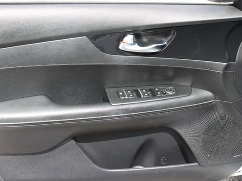 Used 2022 Kia Forte GT-Line w/ GT-Line Premium Package FWD image 11