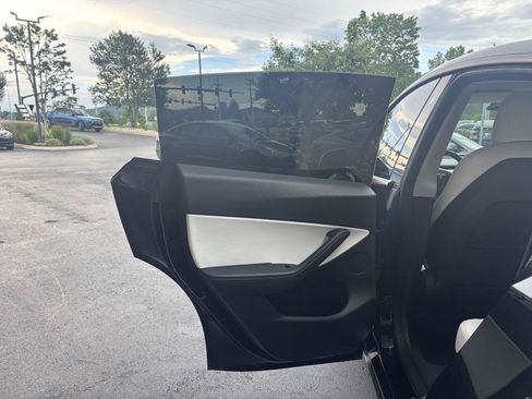 Used 2022 Tesla Model Y Performance AWD/4WD image 22