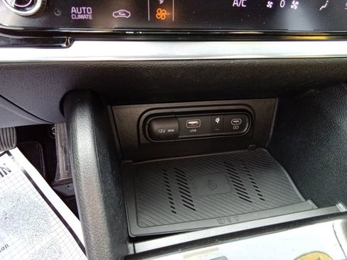 Used 2023 Kia Sportage EX image 19