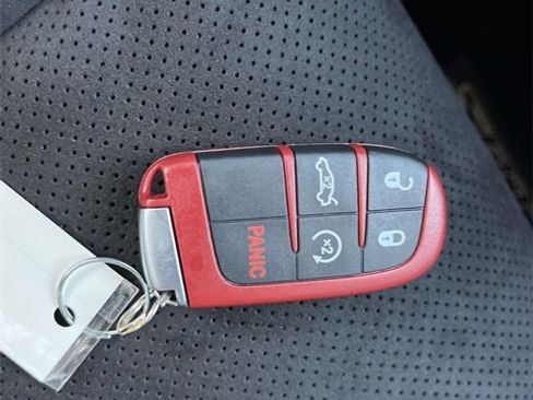 Used 2019 Dodge Challenger SRT Hellcat Redeye image 37