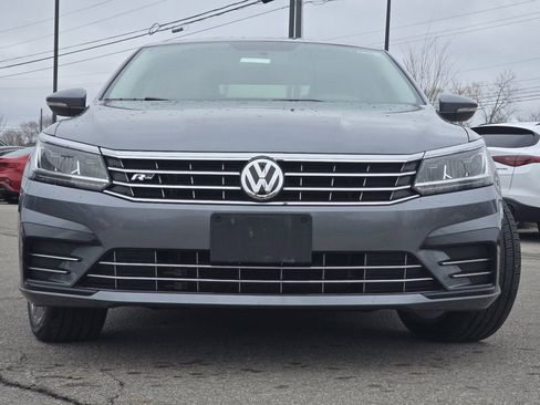 Used 2017 Volkswagen Passat 1.8T R-Line image 9