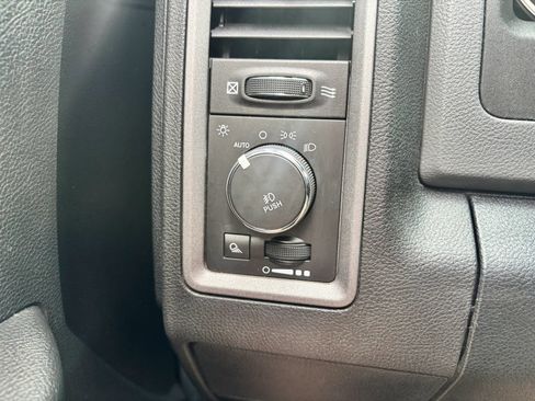 Used 2014 RAM 1500 Express AWD/4WD image 30