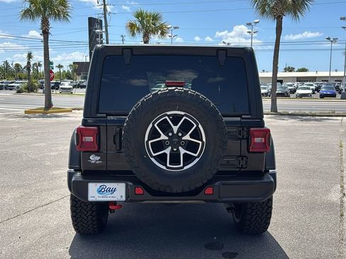 Used 2024 Jeep Wrangler Unlimited Rubicon AWD/4WD image 5