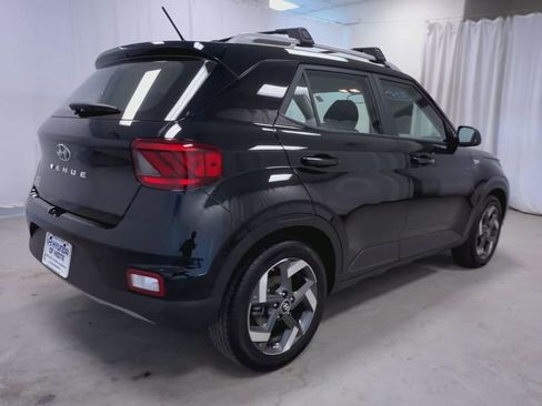 Used 2025 Hyundai Venue SEL FWD image 22