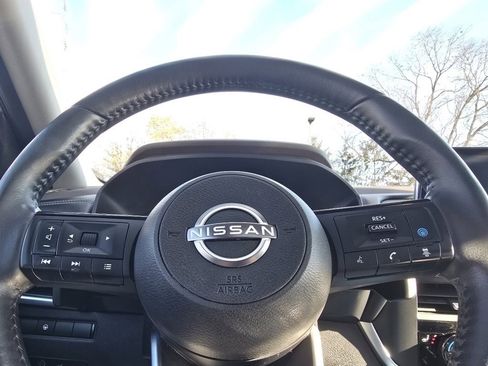 Used 2023 Nissan Rogue SV w/ SV Premium B Package image 24