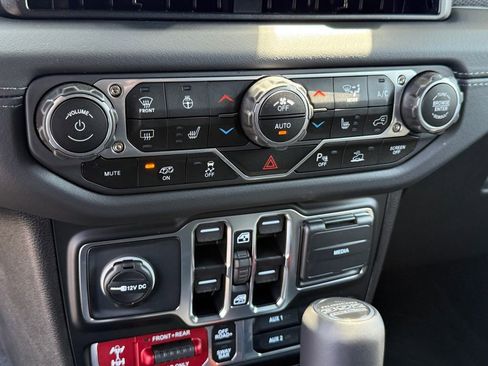 New 2025 Jeep Wrangler Unlimited Rubicon 392 image 24