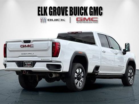 Used 2025 GMC Sierra 3500 Denali image 4