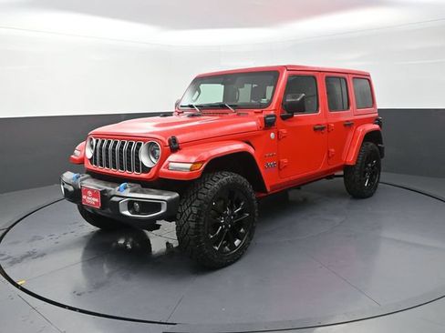 Used 2024 Jeep Wrangler Unlimited Sahara AWD/4WD image 3