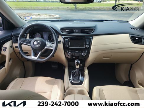 Used 2020 Nissan Rogue SL w/ Premium Package FWD image 17