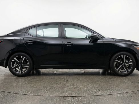 Used 2025 Nissan Sentra SV FWD image 11