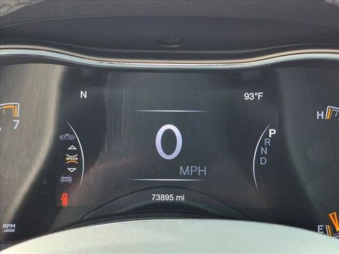 Used 2019 Jeep Grand Cherokee Laredo w/ 18" Wheel & 8.4" Radio Group AWD/4WD image 5