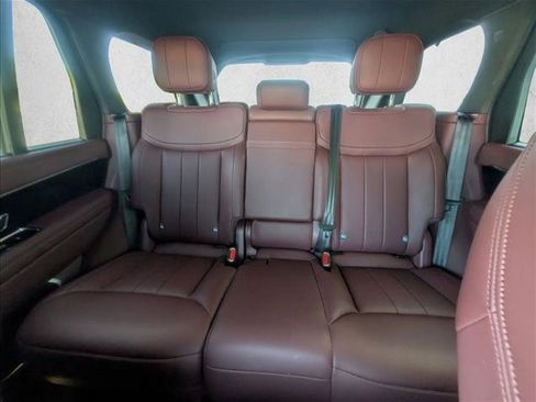 Used 2025 Land Rover Range Rover SE AWD/4WD image 23