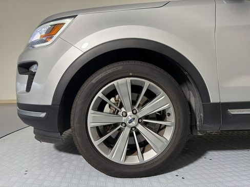 Used 2018 Ford Explorer Limited FWD image 11