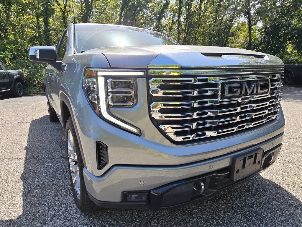 Used 2025 GMC Sierra 1500 Denali AWD/4WD image 11