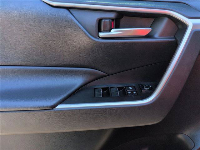 Used 2019 Toyota RAV4 XLE Premium FWD image 7
