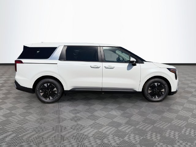 New 2026 Kia Carnival LXS FWD image 7
