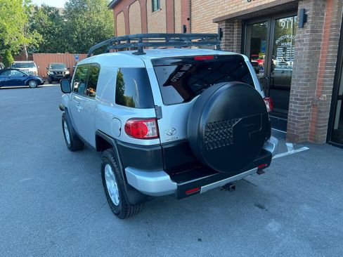 Used 2007 Toyota FJ Cruiser 4WD image 5