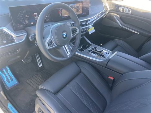 New 2025 BMW X7 M60i w/ Climate Comfort Package image 18