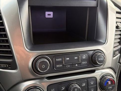 Used 2018 Chevrolet Suburban LT w/ Luxury Package image 31