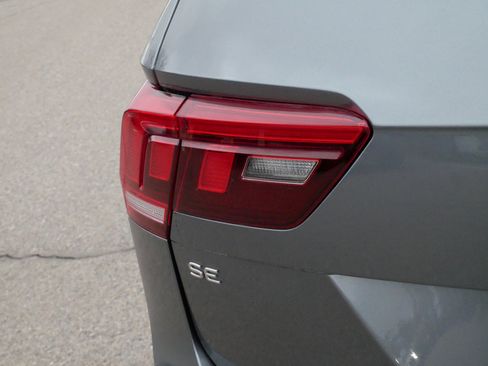 Certified 2023 Volkswagen Tiguan SE image 17