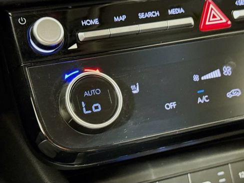 Certified 2025 Hyundai Tucson SEL AWD/4WD image 22