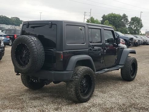 Used 2018 Jeep Wrangler Unlimited Sport S AWD/4WD image 4