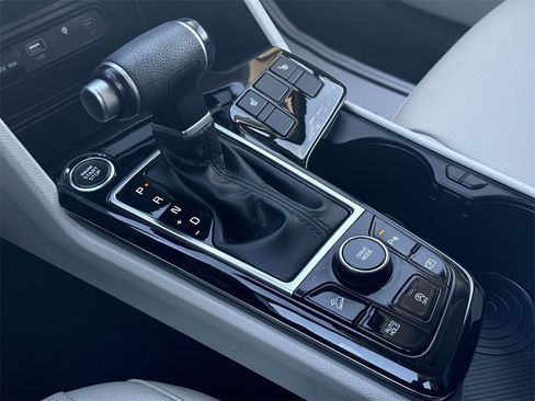 Used 2023 Kia Sportage EX image 21