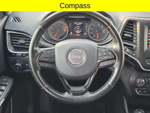 Used 2020 Jeep Cherokee Latitude Plus AWD/4WD image 10