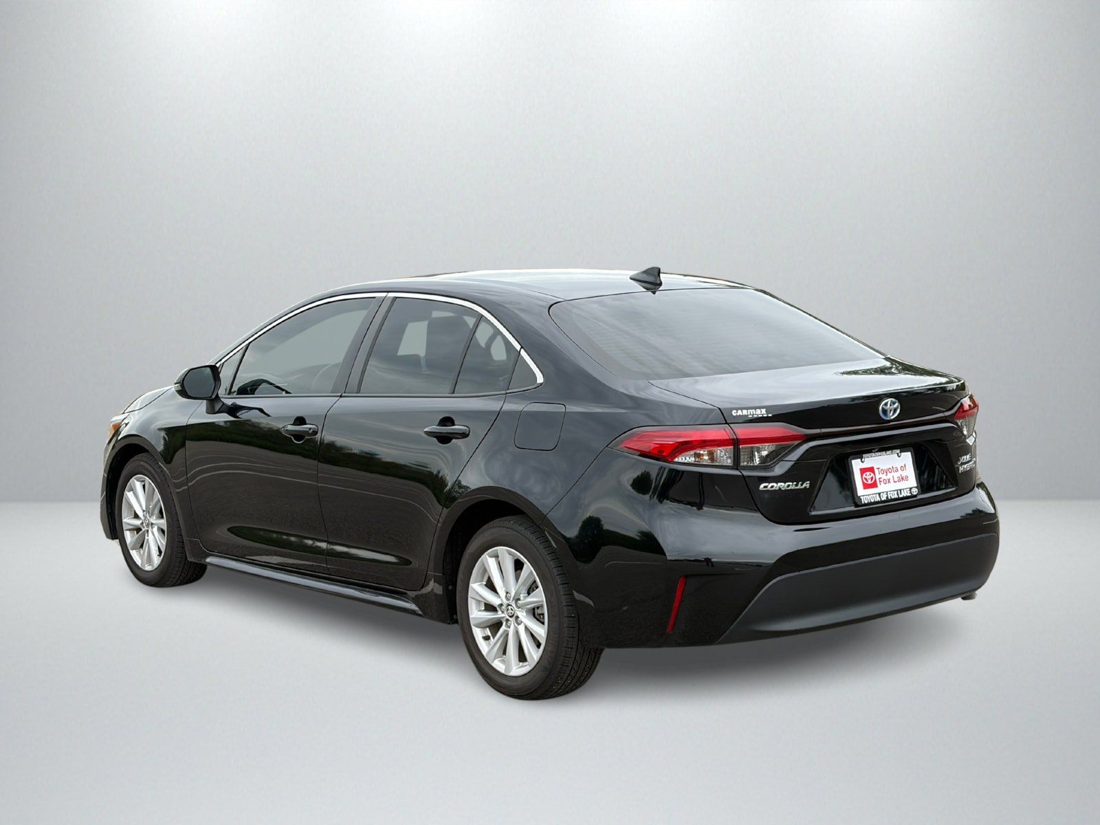 Used 2024 Toyota Corolla XLE FWD image 3