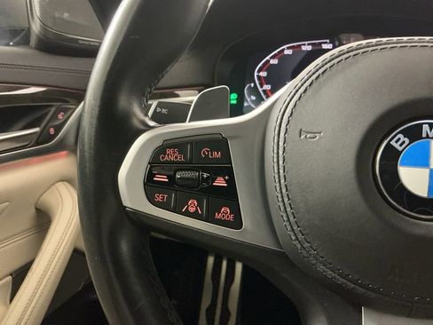 Used 2021 BMW M550i xDrive M550i xDrive w/ Dynamic Handling Package image 16