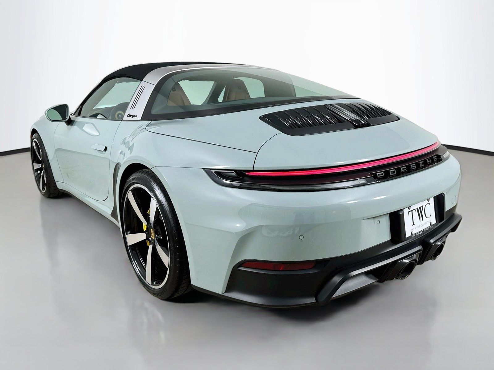Used 2025 Porsche 911 Targa 4 GTS AWD/4WD image 7