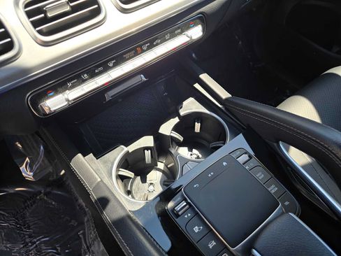 Used 2025 Mercedes-Benz GLE 350 4MATIC image 32