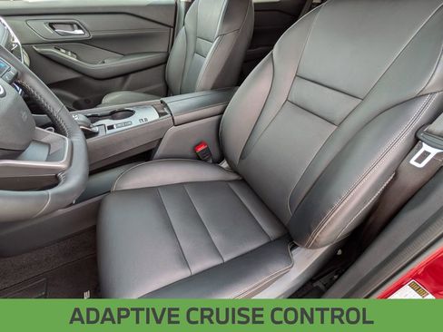 Used 2025 Nissan Rogue SL image 14