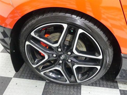 Used 2022 Hyundai Veloster N image 17