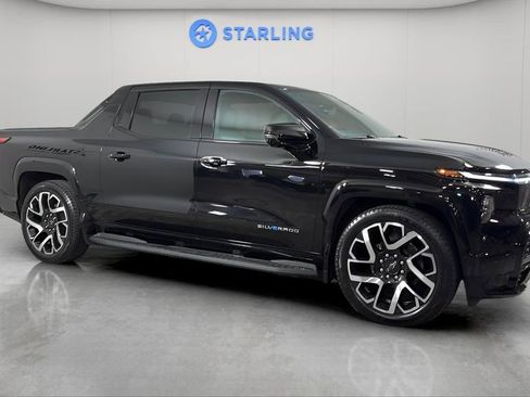 Used 2024 Chevrolet Silverado EV RST image 13