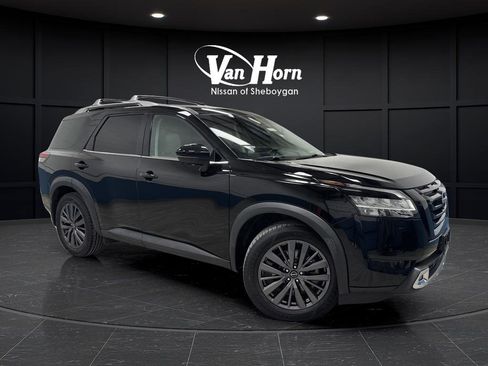 Used 2022 Nissan Pathfinder SL w/ SL Premium Package image 1