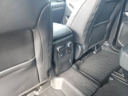 Used 2022 Ford Explorer XLT w/ Equipment Group 202A image 24