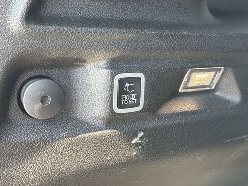 Used 2022 Jeep Grand Cherokee L Limited image 17