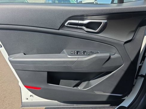 New 2026 Kia Sportage LX FWD image 8