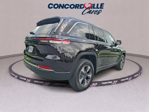 Used 2022 Jeep Grand Cherokee Limited 4xe w/ Luxury Tech Group II AWD/4WD image 6