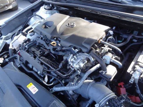 Used 2024 Toyota Camry SE image 36