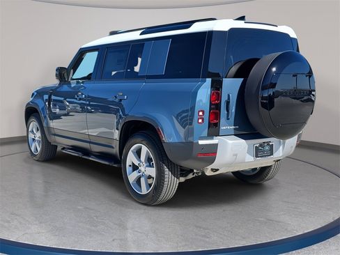 New 2025 Land Rover Defender 110 S image 7