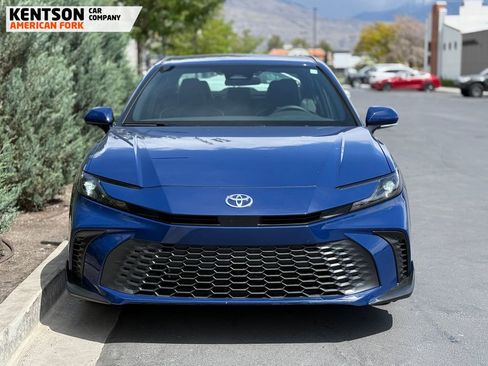 Used 2026 Toyota Camry SE FWD image 2