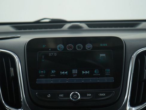 Used 2018 Chevrolet Equinox LT w/ Sun & Infotainment Package image 17