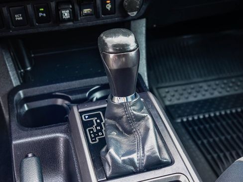 Certified 2022 Toyota Tacoma TRD Sport w/ Technology Package image 27